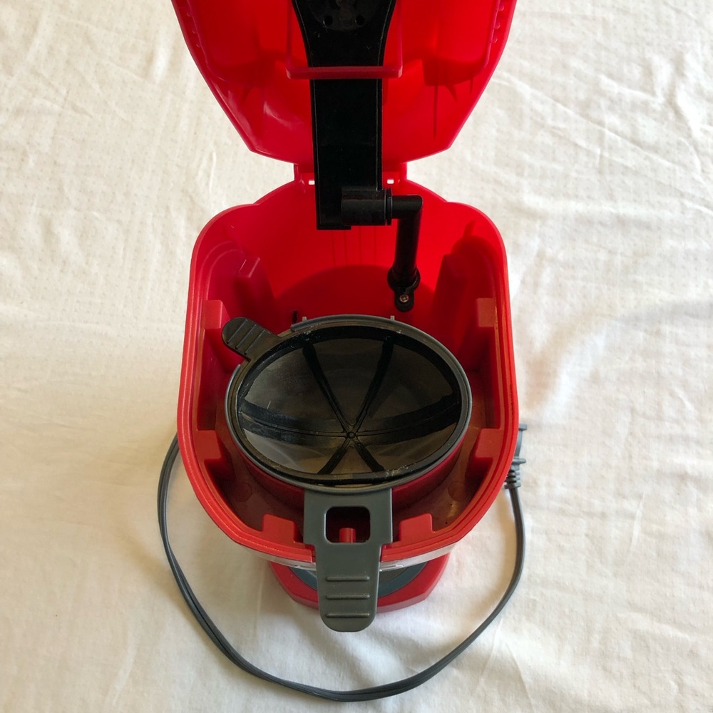 Bella One Cup Electric Coffee Maker and Mug, Red - Picture 9 of 9
